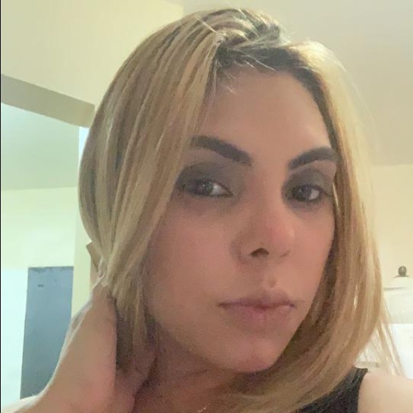 Meet your Posher, Ana - Picture 1 of 1